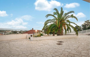 4 Bedroom Beautiful Home In Marina Di Ragusa